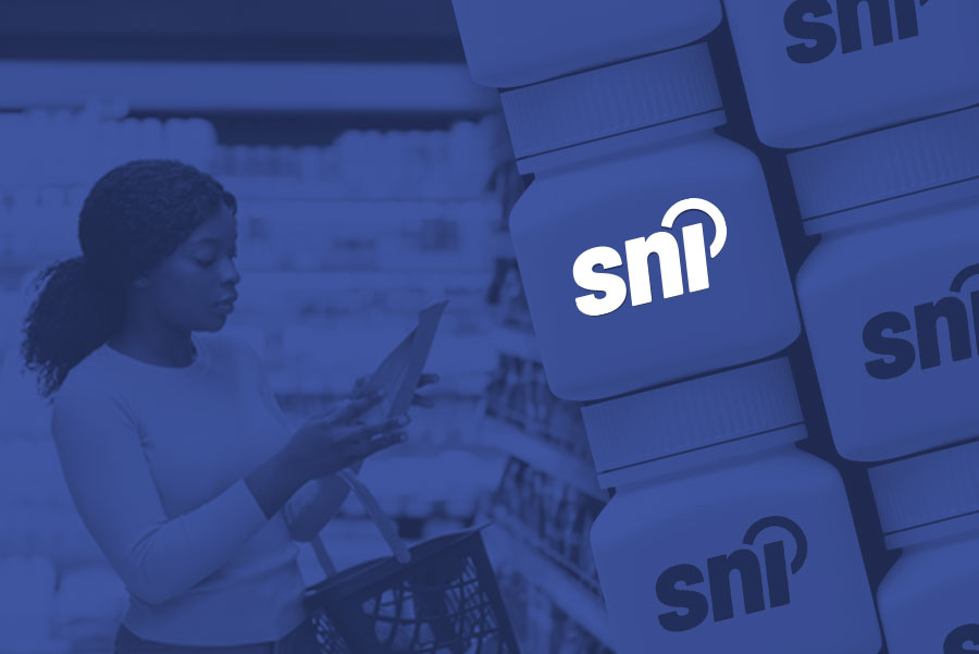 A women shops for supplements. Beside her there is a graphic of supplement bottles with a blue overlay and the SNI logo.